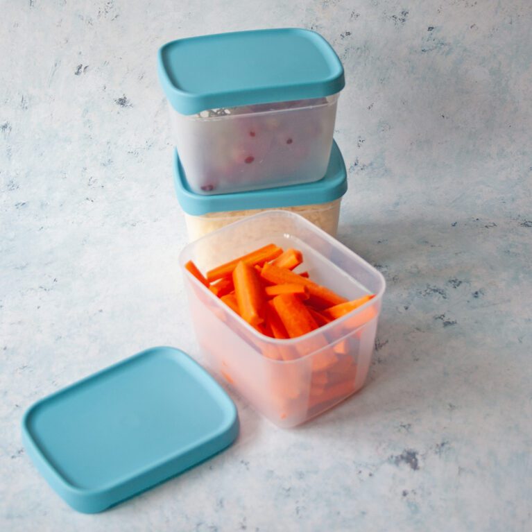 OptiFridge 1.2L Storage Containers with fresh vegetables