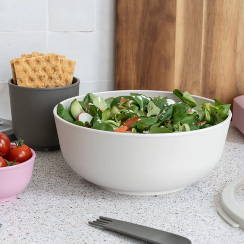 Tylla Large Salad Bowl in Use
