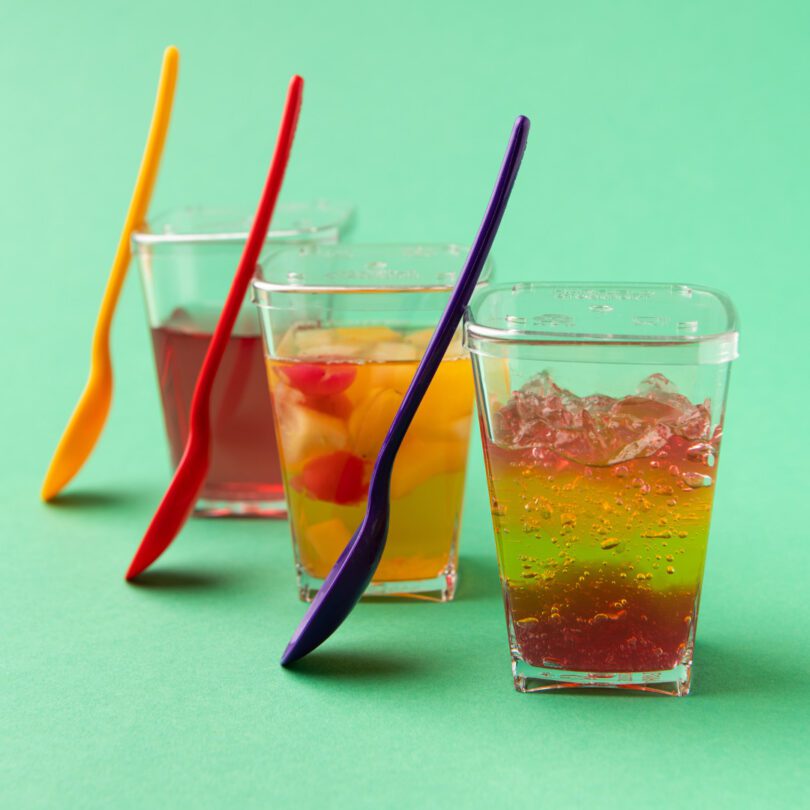 Jelly pots with multicoloured teaspoons