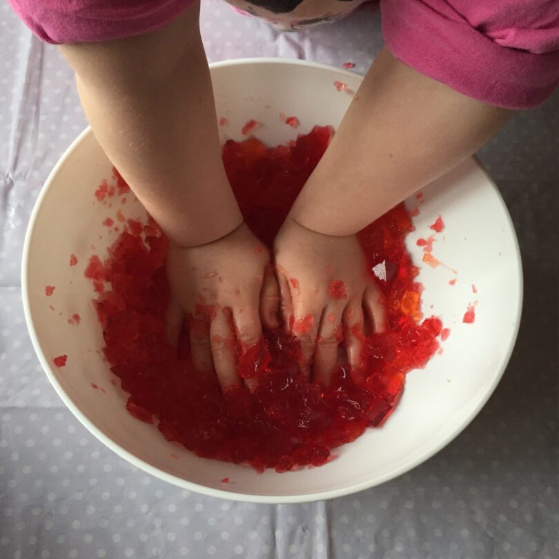 Messy play bowl