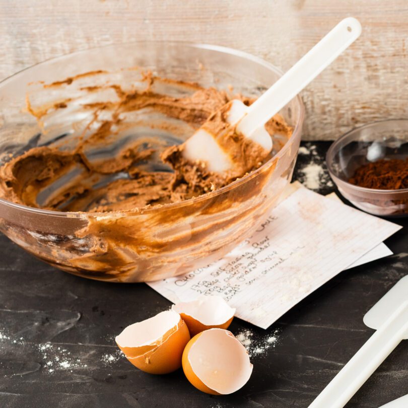 Spatula and Mixing Bowl for Cake Baking