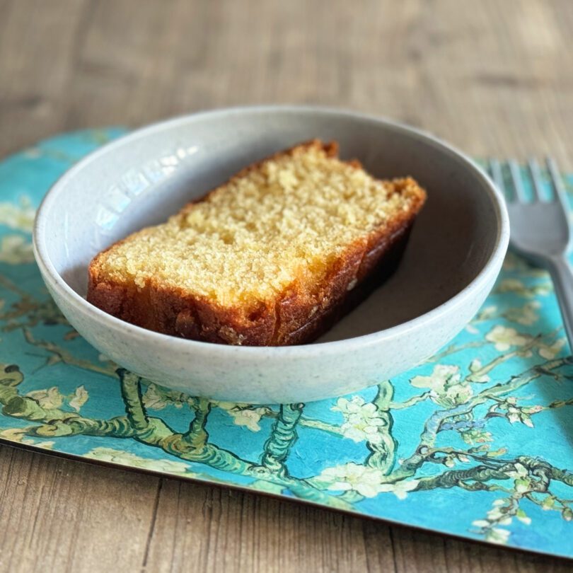 Cake in Grey Speckle Walled Bowl