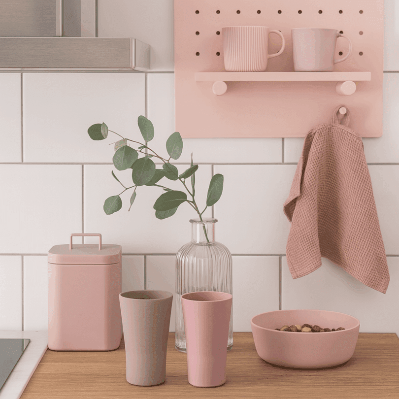 ReAmo 440ml Two Tone Pastel Pink Tumblers in Kitchen Setting