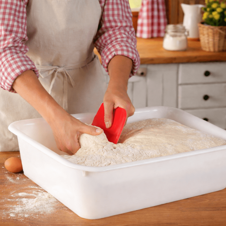 20L Bread Making Container with Scraper